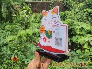 Mèo thần tài quét mã QR